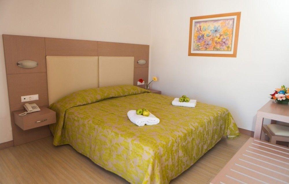 Panormo Beach Hotel Panormos  ภายนอก รูปภาพ