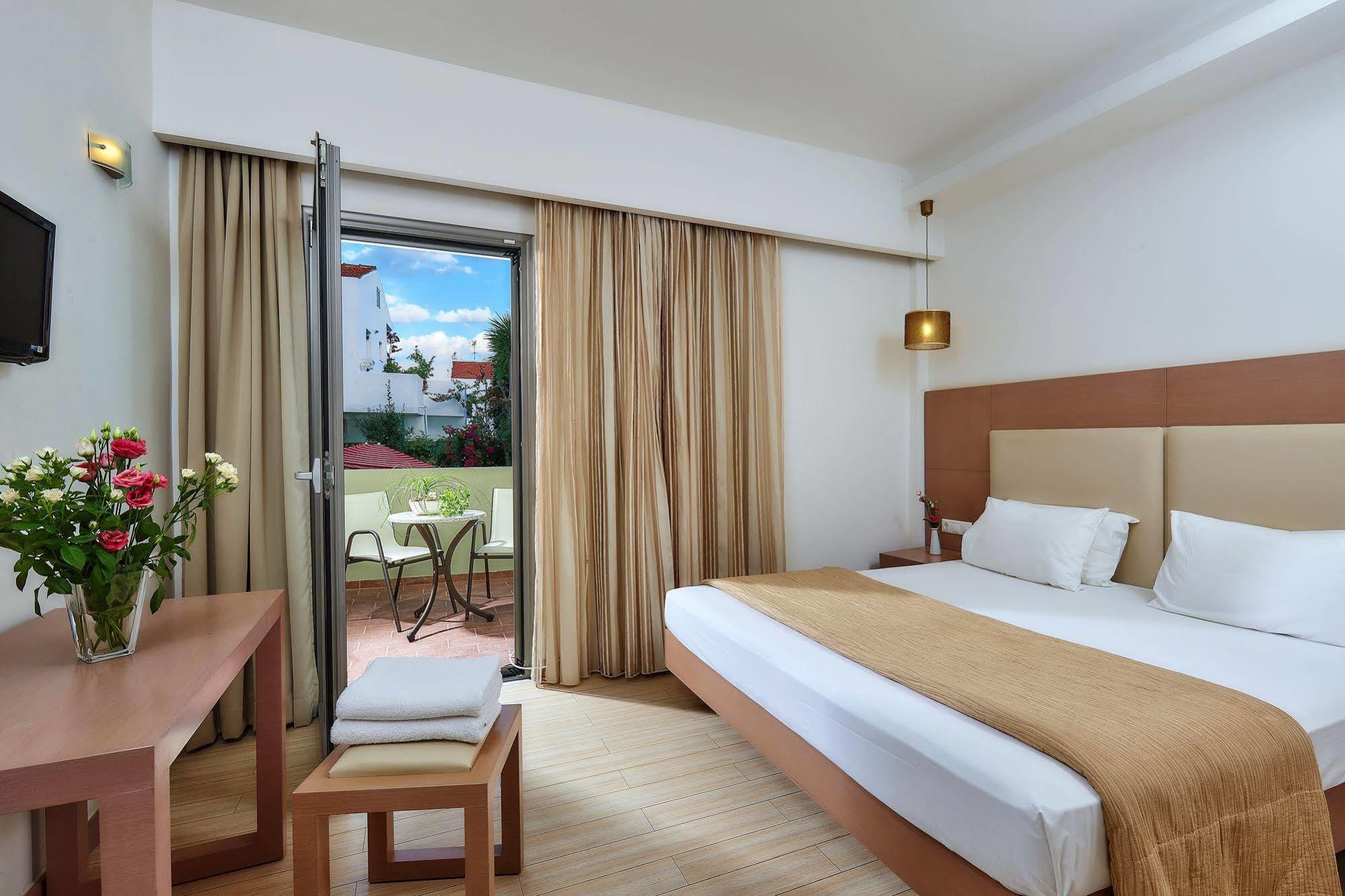 Panormo Beach Hotel Panormos  ภายนอก รูปภาพ