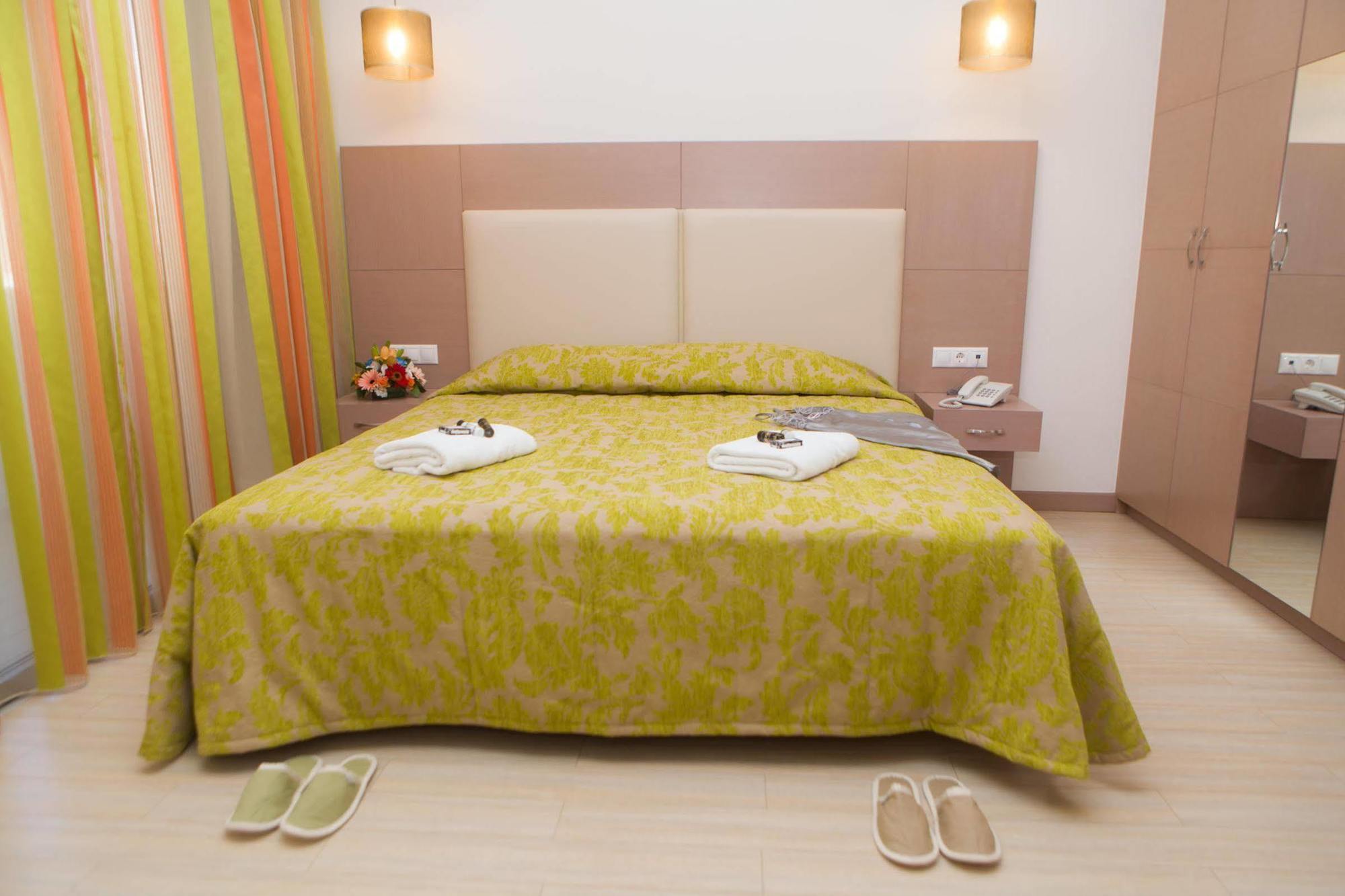 Panormo Beach Hotel Panormos  ภายนอก รูปภาพ